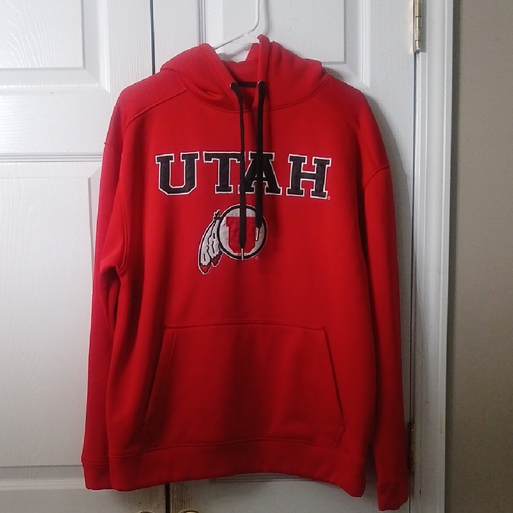 Utah Utes Red Sweatshirt Pullover Hoodie Kangaroo pocket Sz M NWOT